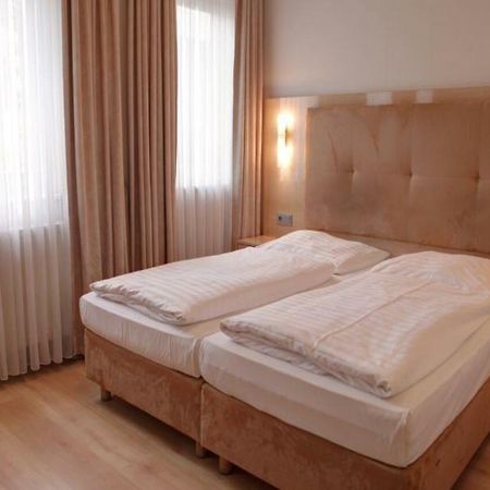 Hotel Am Kurfuerstenplatz - Messe Франкфурт-на-Майні Екстер'єр фото