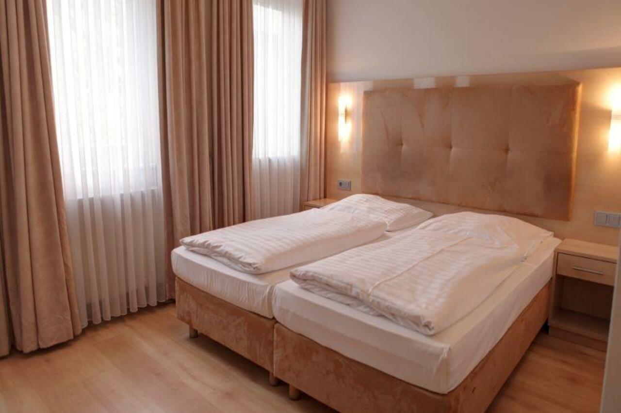 Hotel Am Kurfuerstenplatz - Messe Франкфурт-на-Майні Екстер'єр фото