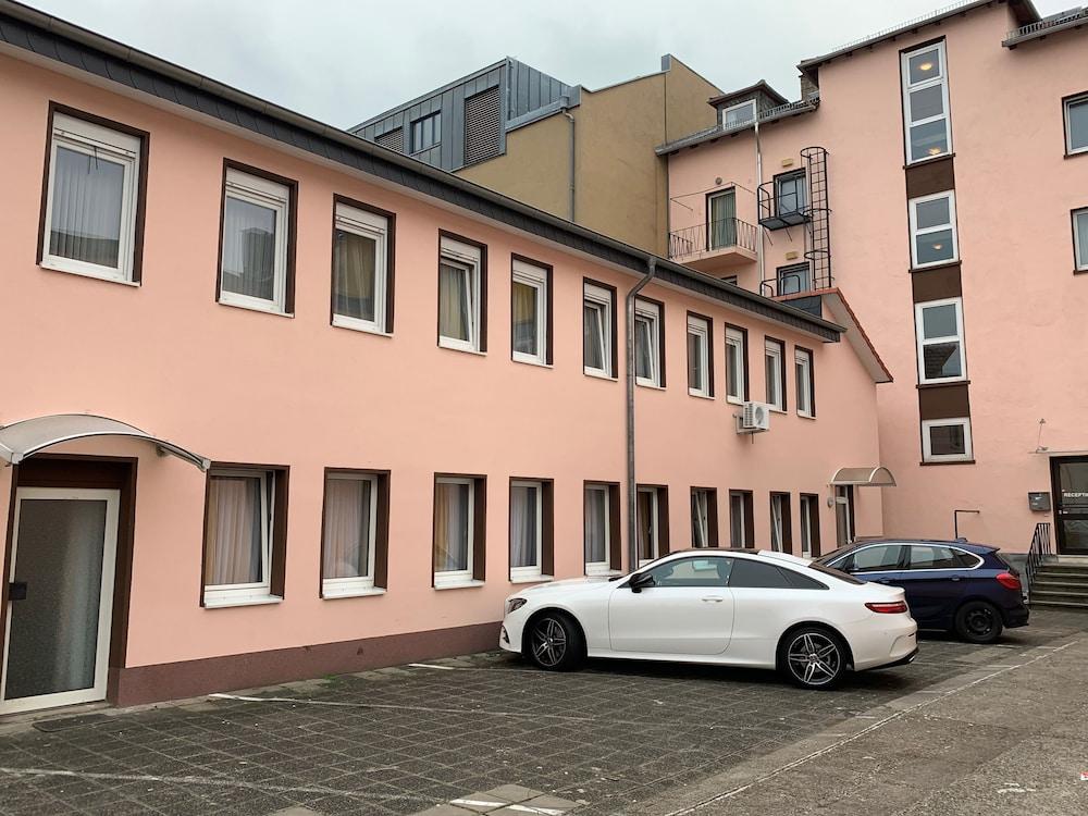 Hotel Am Kurfuerstenplatz - Messe Франкфурт-на-Майні Екстер'єр фото